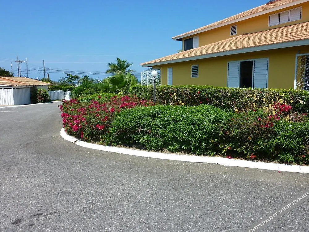 The Atrium At Ironshore Montego Bay 3*,